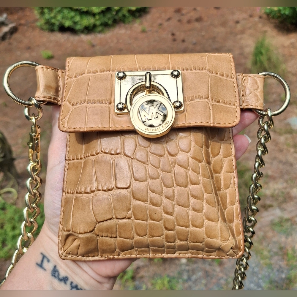 Michael Kors Tan Leather Croc-Embossed Mini Belt Bag Size M/L - Picture 2 of 11
